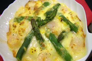 アスパラガスと小海老のコキールグラタン