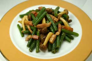 きのこといんげんのオイスターソース炒め