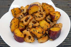 さつまいもとレンコンの甘辛バター炒め